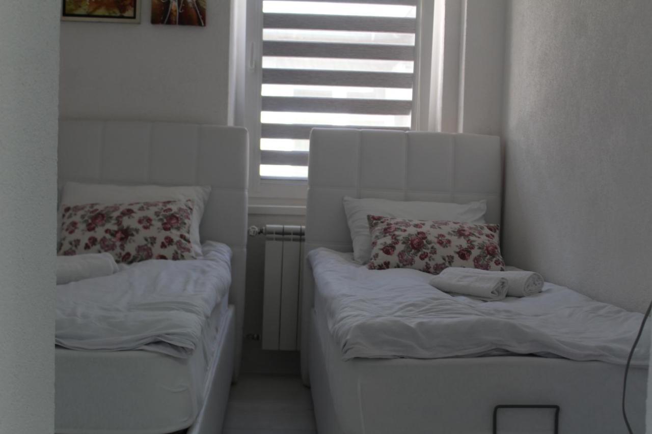 Red Apartment Sarajewo Zewnętrze zdjęcie