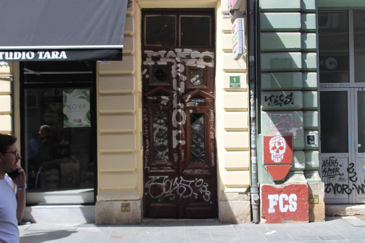 Red Apartment Sarajewo Zewnętrze zdjęcie